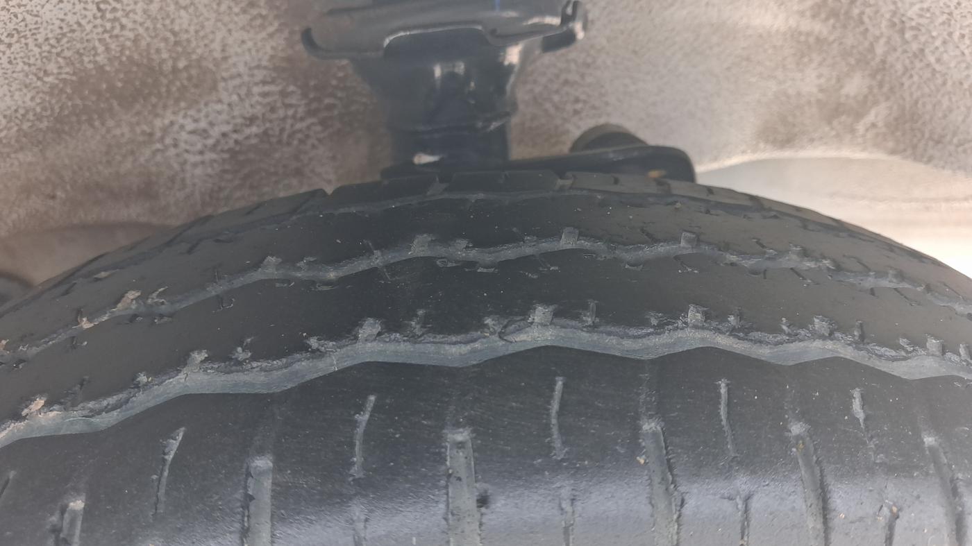 2024 Maruti Eeco 5 Str Ac CNG (O) , CNG, Manual, 66,103 km, Right Front Tyre Tread