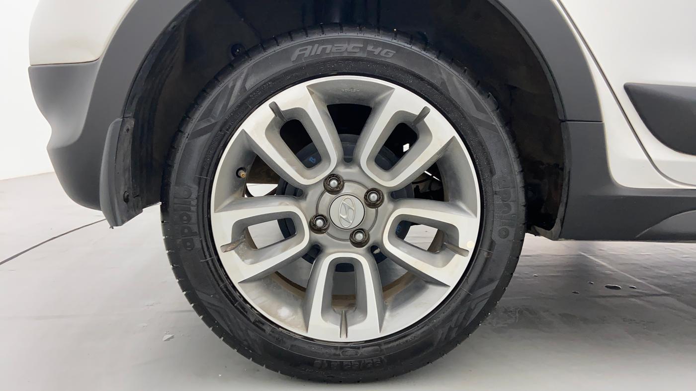 2017 Hyundai i20 Active 1.2 SX, Petrol, Manual, 11,036 km, Right Rear Wheel