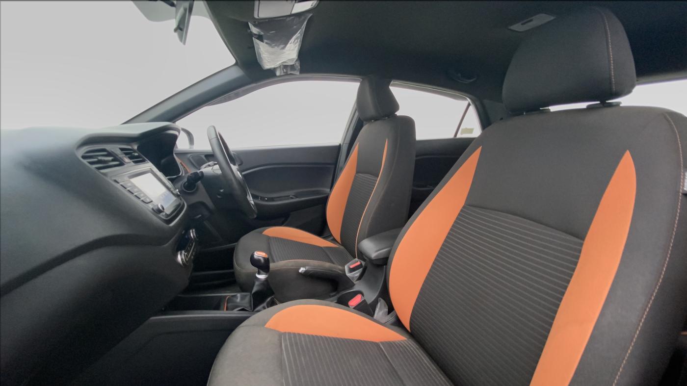 2017 Hyundai i20 Active 1.2 SX, Petrol, Manual, 11,036 km, Right Side Front Door Cabin View
