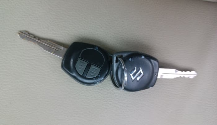 2016 Maruti Swift Dzire VXI (O), Petrol, Manual, 60,691 km, Key Close Up