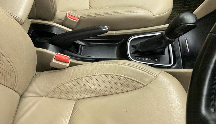 2019 Maruti Ciaz ALPHA  AT 1.5 SHVS PETROL, Petrol, Automatic, 57,734 km, Gear Lever