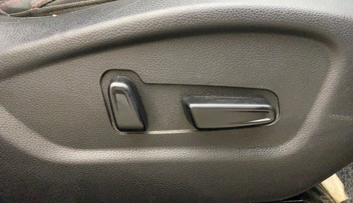 2020 KIA SELTOS GTX PLUS AT 1.5 DIESEL, Diesel, Automatic, 1,16,719 km, Driver Side Adjustment Panel