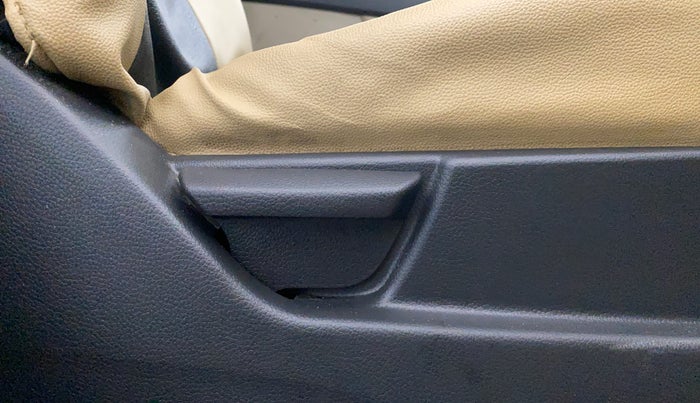 2015 Hyundai Eon D-LITE+, Petrol, Manual, 42,232 km, Driver Side Adjustment Panel