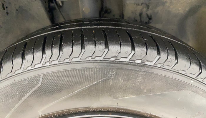 2022 Tata PUNCH ACCOMPLISHED MT, Petrol, Manual, 86,781 km, Right Front Tyre Tread