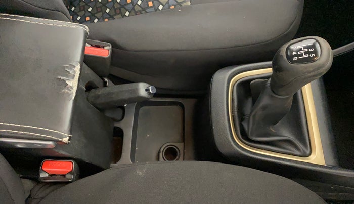 2022 Tata PUNCH ACCOMPLISHED MT, Petrol, Manual, 86,781 km, Gear Lever