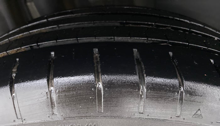 2021 Maruti Swift ZXI+, Petrol, Manual, 24,783 km, Right Rear Tyre Tread
