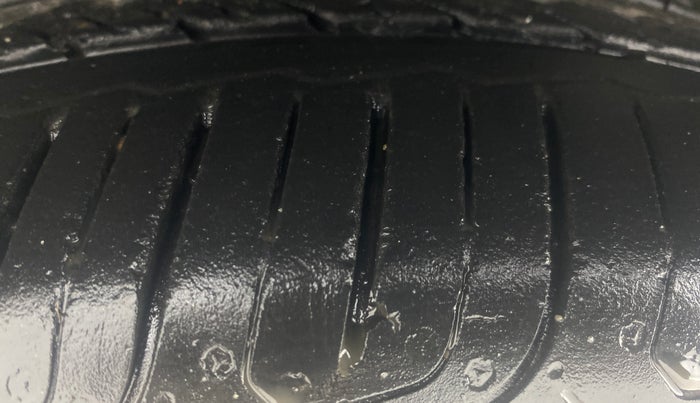 2022 MG ASTOR SHARP 1.5 MT, Petrol, Manual, 25,023 km, Right Rear Tyre Tread