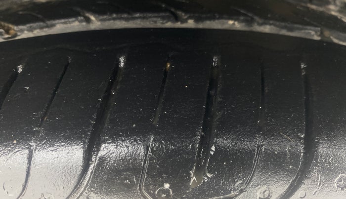 2022 MG ASTOR SHARP 1.5 MT, Petrol, Manual, 25,023 km, Left Rear Tyre Tread