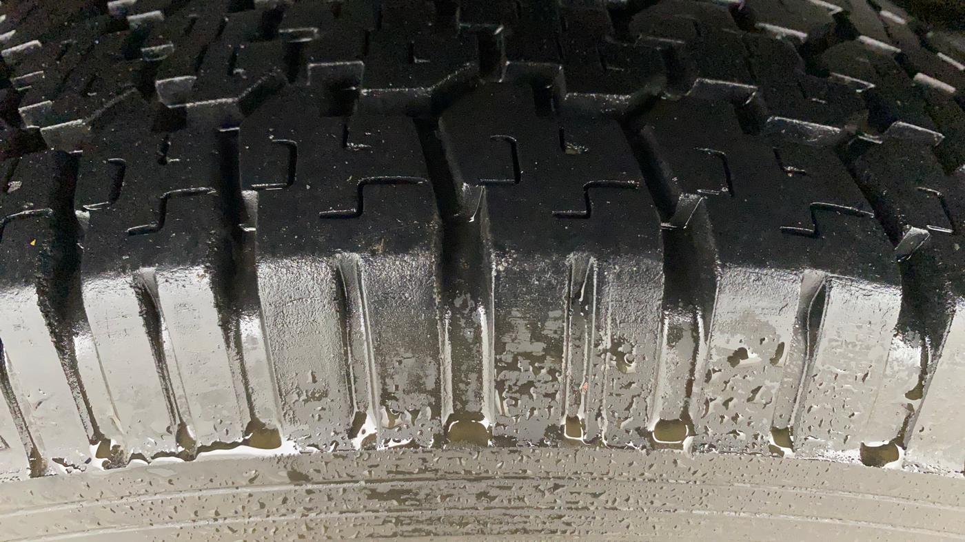 2018 Mahindra TUV300 T10, Diesel, Manual, 74,032 km, Right Rear Tyre Tread