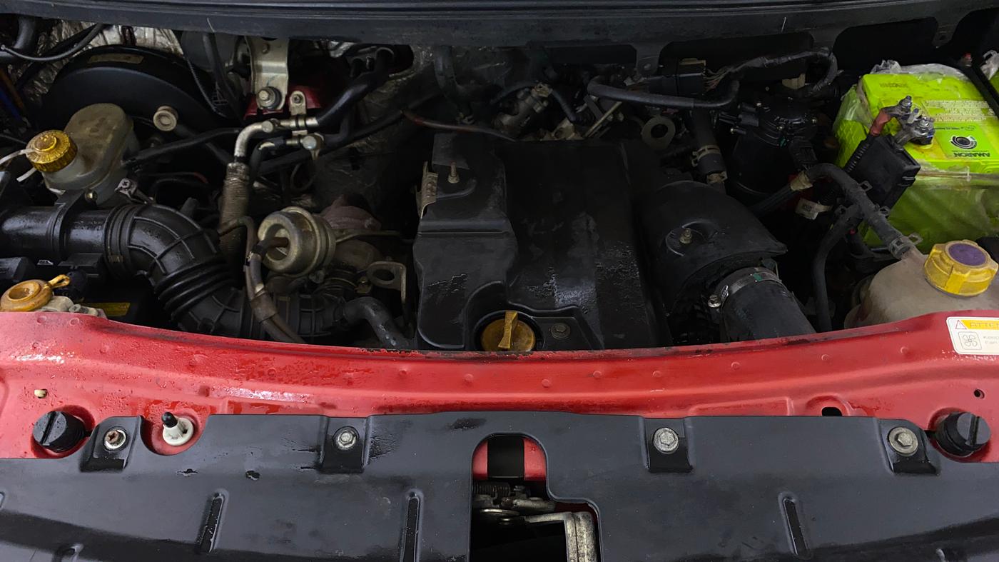 2018 Mahindra TUV300 T10, Diesel, Manual, 74,032 km, Engine View