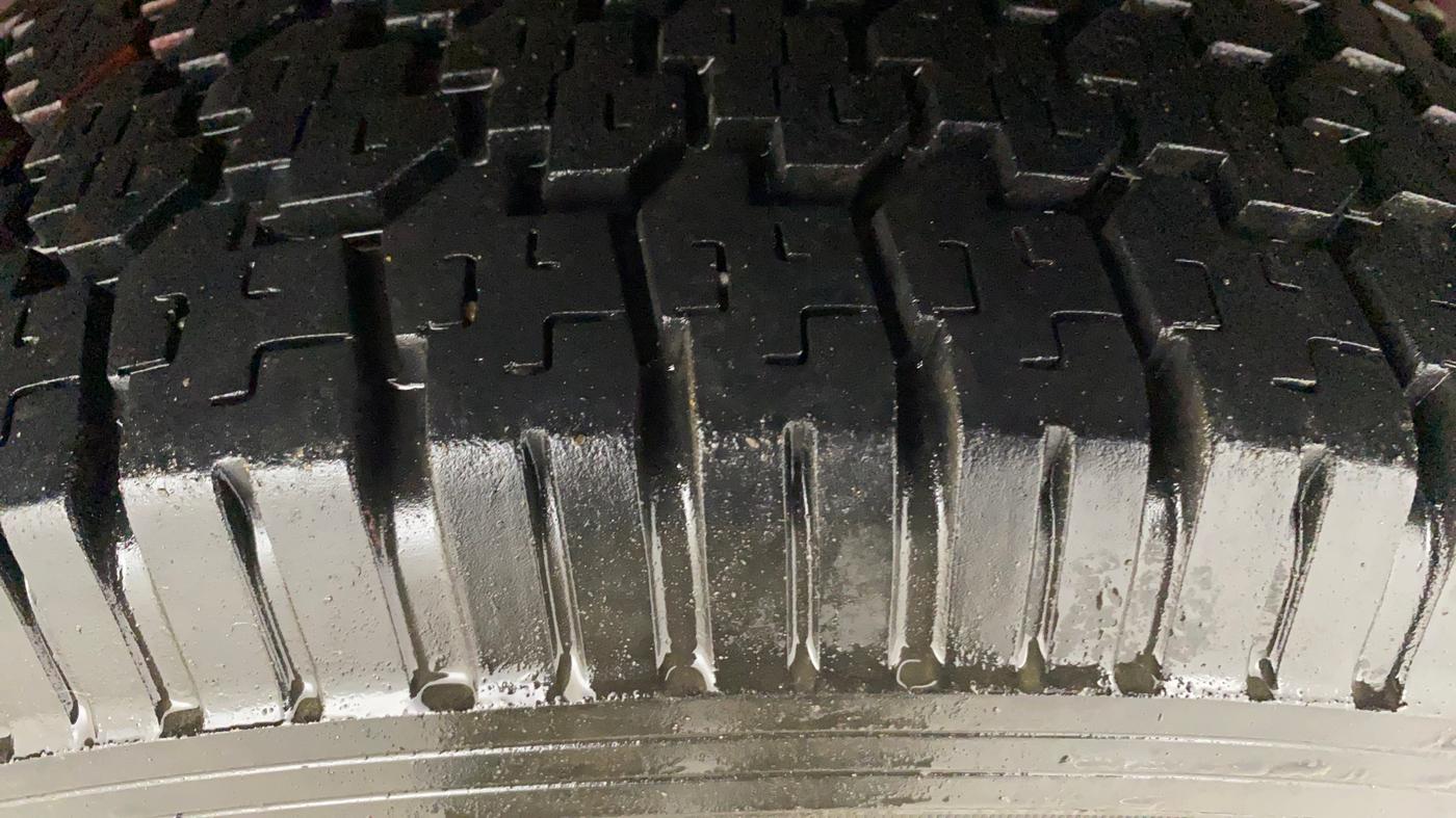 2018 Mahindra TUV300 T10, Diesel, Manual, 74,032 km, Left Rear Tyre Tread