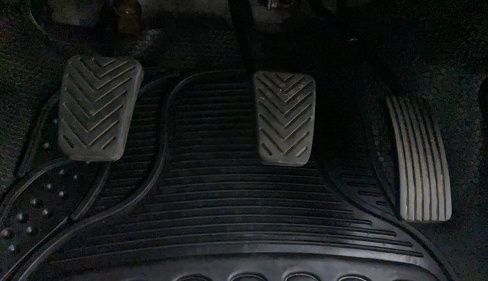 2017 Hyundai Eon ERA PLUS, Petrol, Manual, 46,413 km, Pedals