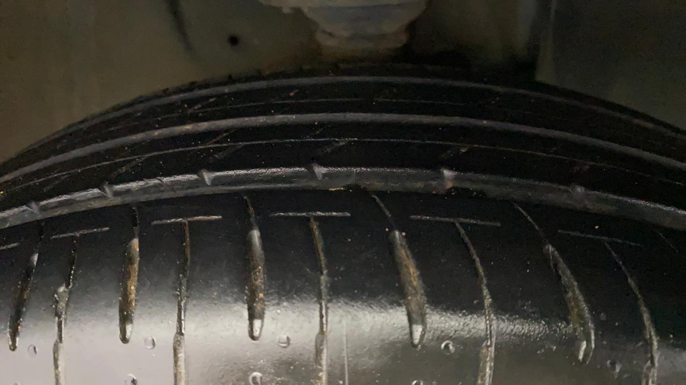 2018 Maruti IGNIS ALPHA 1.2 AMT, Petrol, Automatic, 43,456 km, Right Front Tyre Tread