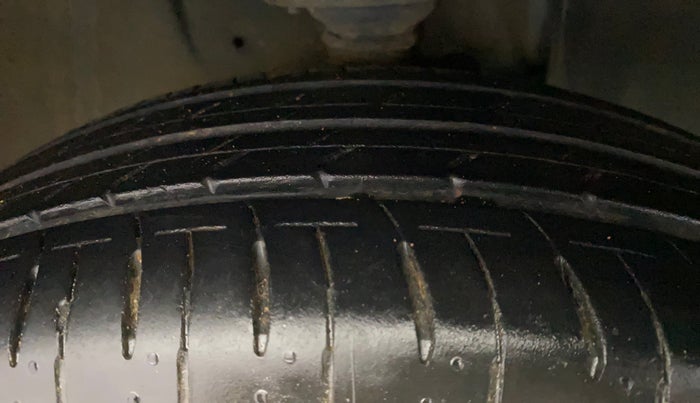 2018 Maruti IGNIS ALPHA 1.2 AMT, Petrol, Automatic, 43,456 km, Right Front Tyre Tread