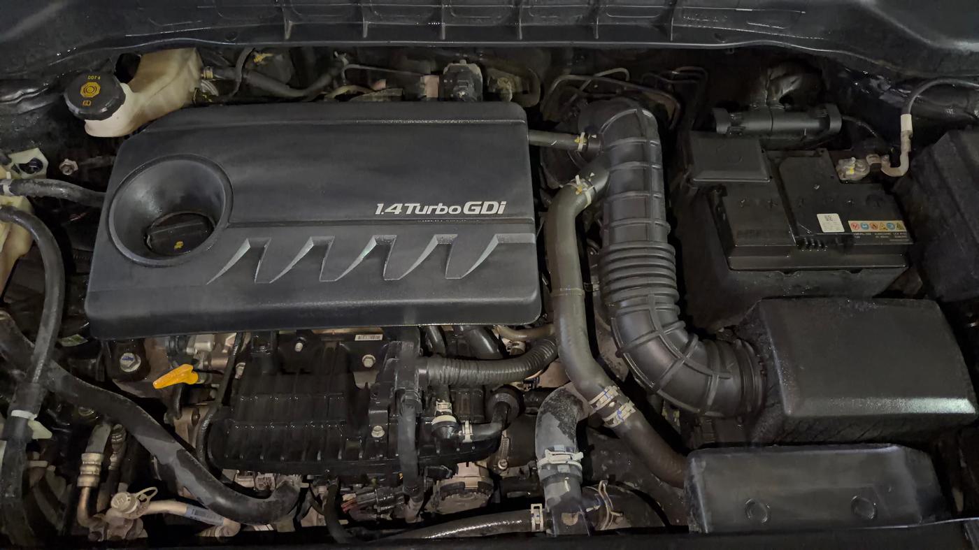 2022 KIA CARENS LUXURY PLUS 1.4 PETROL 7 STR, Petrol, Manual, 78,921 km, Engine View