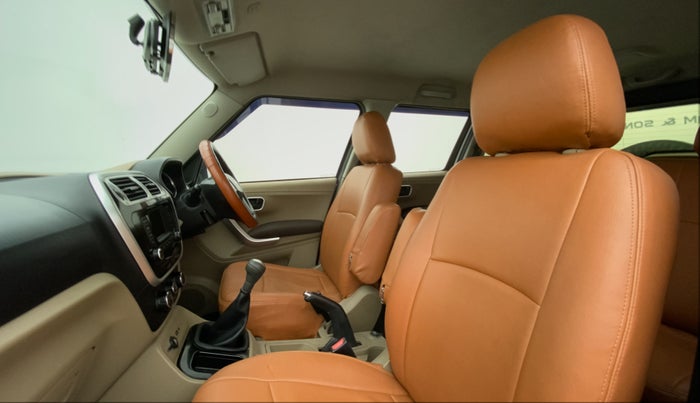 2017 Mahindra TUV300 T8, Diesel, Manual, 77,555 km, Right Side Front Door Cabin
