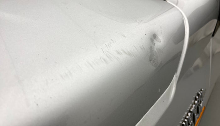 2017 Mahindra TUV300 T8, Diesel, Manual, 77,555 km, Bonnet (hood) - Minor scratches