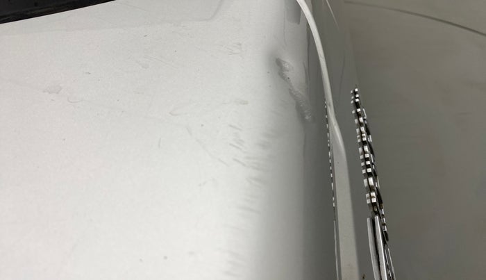 2017 Mahindra TUV300 T8, Diesel, Manual, 77,555 km, Bonnet (hood) - Slightly dented