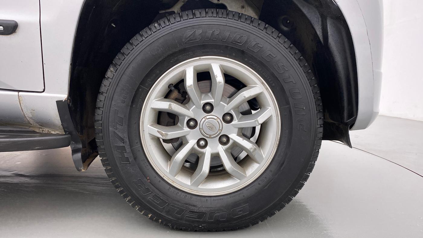 2017 Mahindra TUV300 T8, Diesel, Manual, 77,555 km, Right Front Wheel