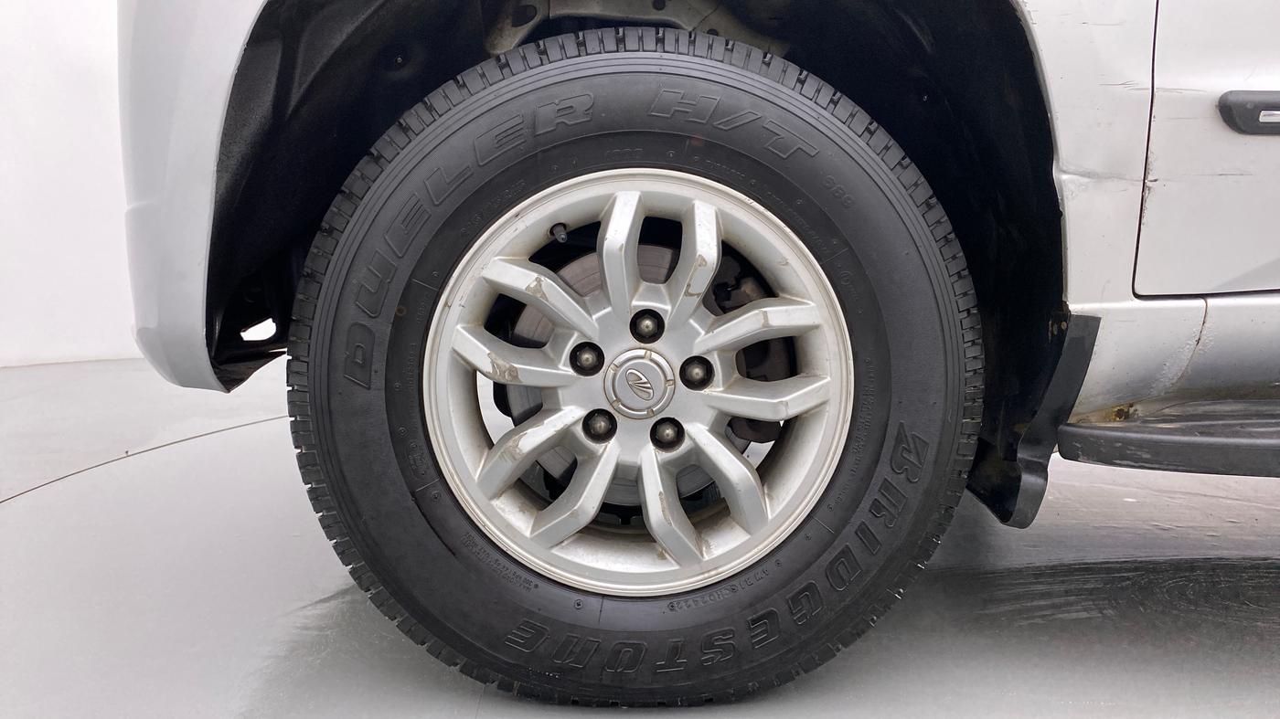 2017 Mahindra TUV300 T8, Diesel, Manual, 77,555 km, Left Front Wheel