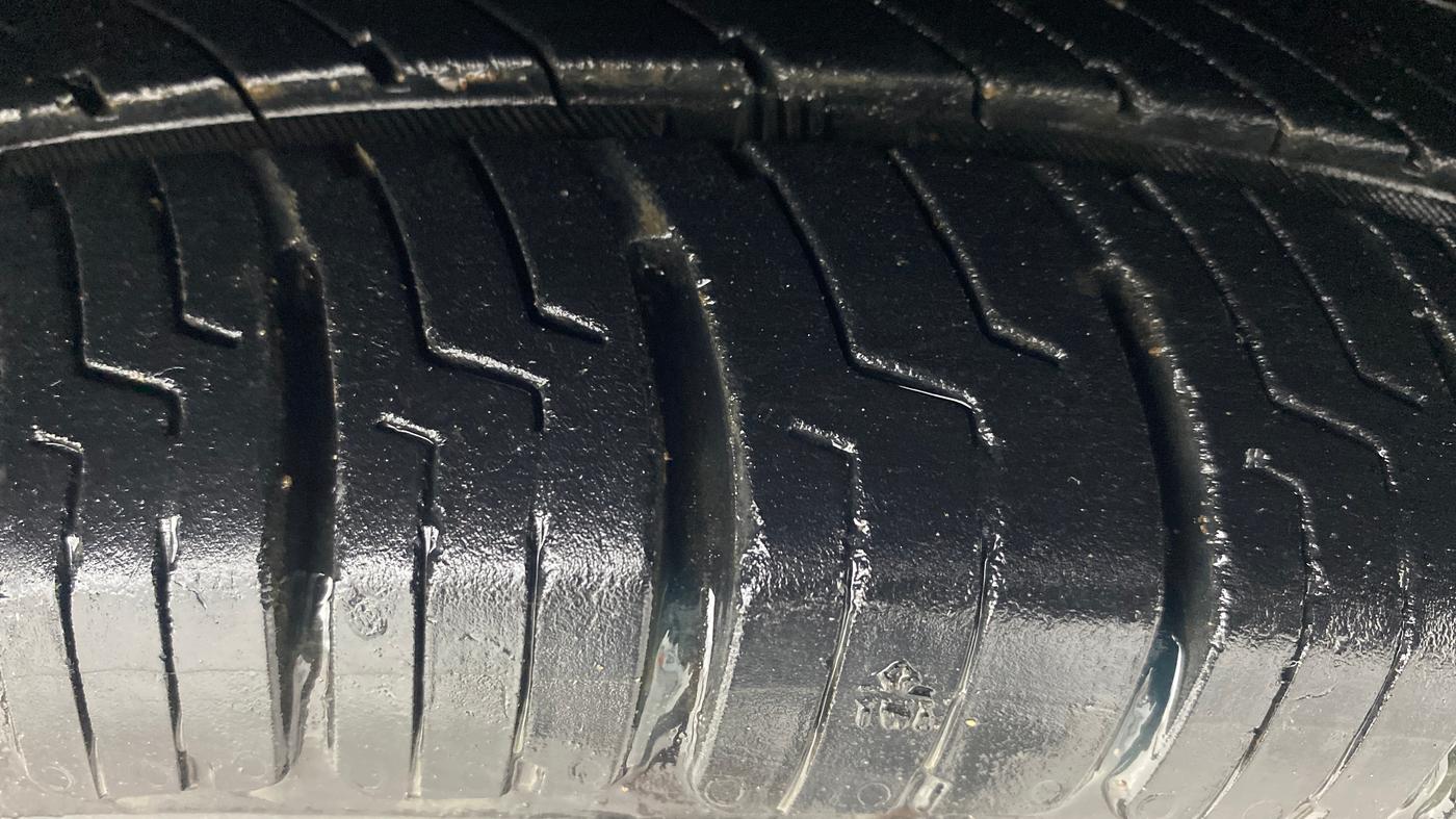 2017 Maruti Baleno DELTA CVT PETROL 1.2, Petrol, Automatic, 1,05,676 km, Right Front Tyre Tread