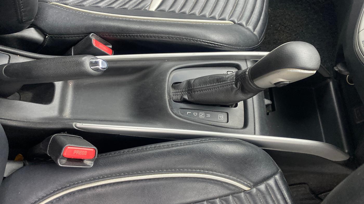 2017 Maruti Baleno DELTA CVT PETROL 1.2, Petrol, Automatic, 1,05,676 km, Gear Lever