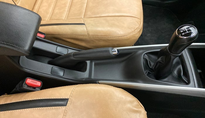 2018 Maruti Baleno DELTA 1.2 K12, Petrol, Manual, 67,410 km, Gear Lever
