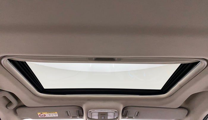 2021 Mahindra XUV500 W11(O), Diesel, Manual, 28,305 km, Moonroof/ Sunroof