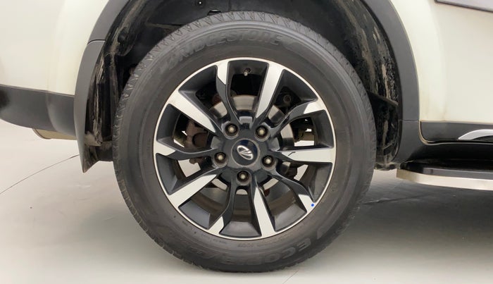 2021 Mahindra XUV500 W11(O), Diesel, Manual, 28,305 km, Right Rear Wheel