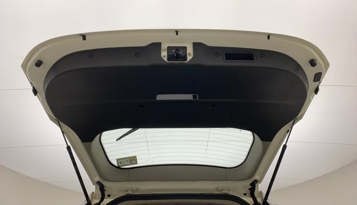 2021 Mahindra XUV500 W11(O), Diesel, Manual, 28,305 km, Boot Door Open
