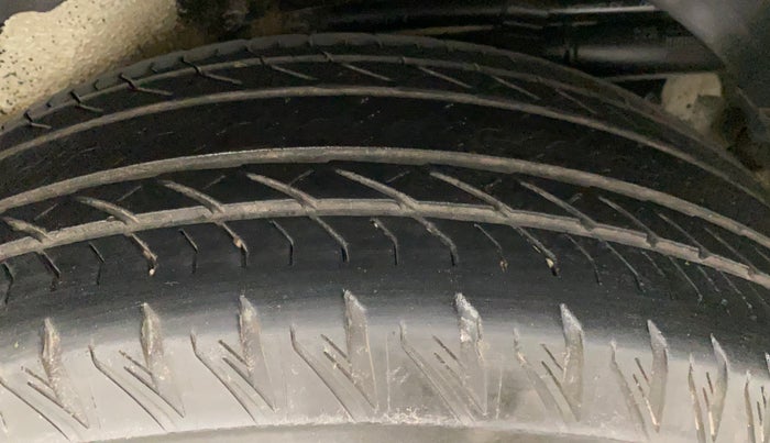 2021 Mahindra XUV500 W11(O), Diesel, Manual, 28,305 km, Left Rear Tyre Tread