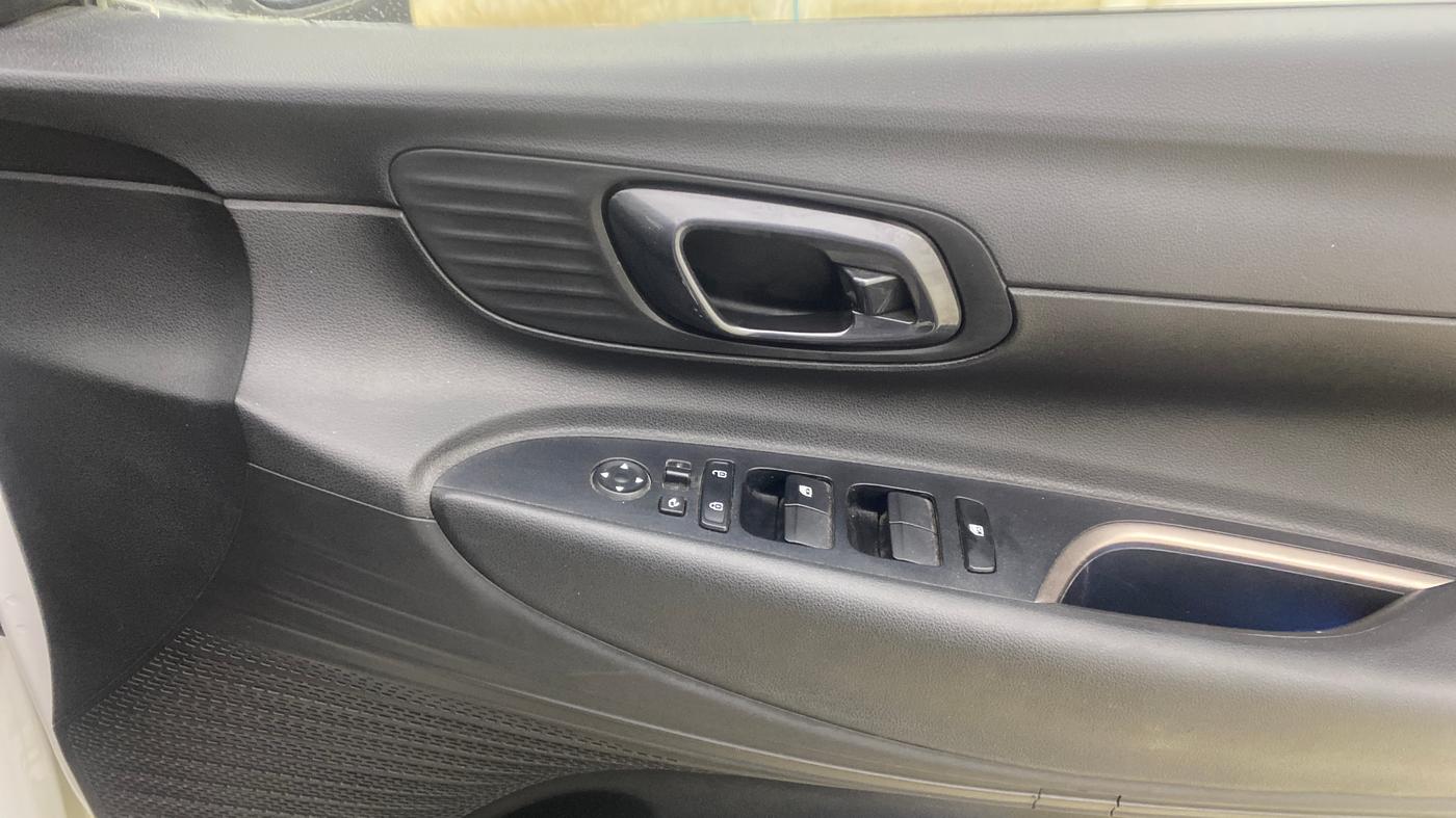 2021 Hyundai NEW I20 ASTA 1.2 AT, Petrol, Automatic, 51,266 km, Driver Side Door Panels Control
