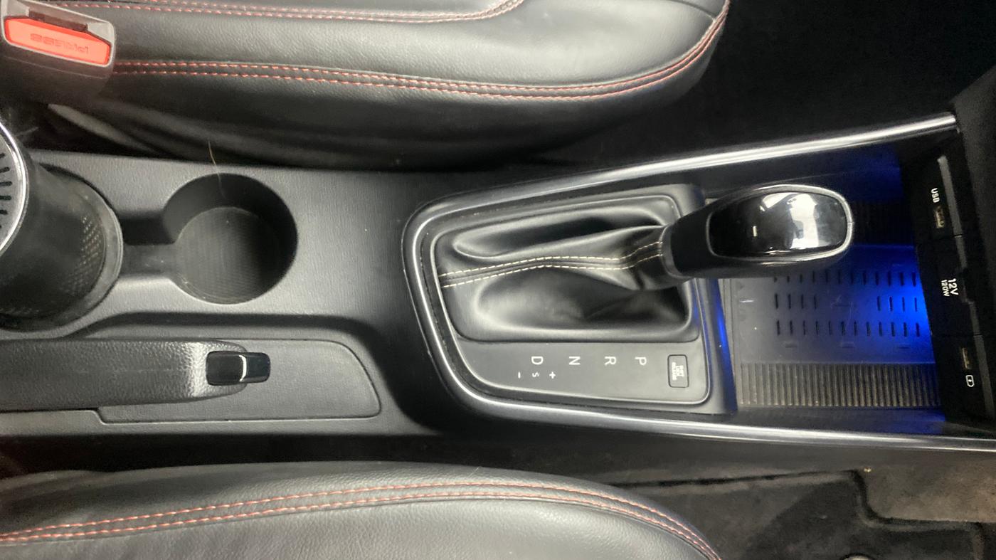 2021 Hyundai NEW I20 ASTA 1.2 AT, Petrol, Automatic, 51,266 km, Gear Lever