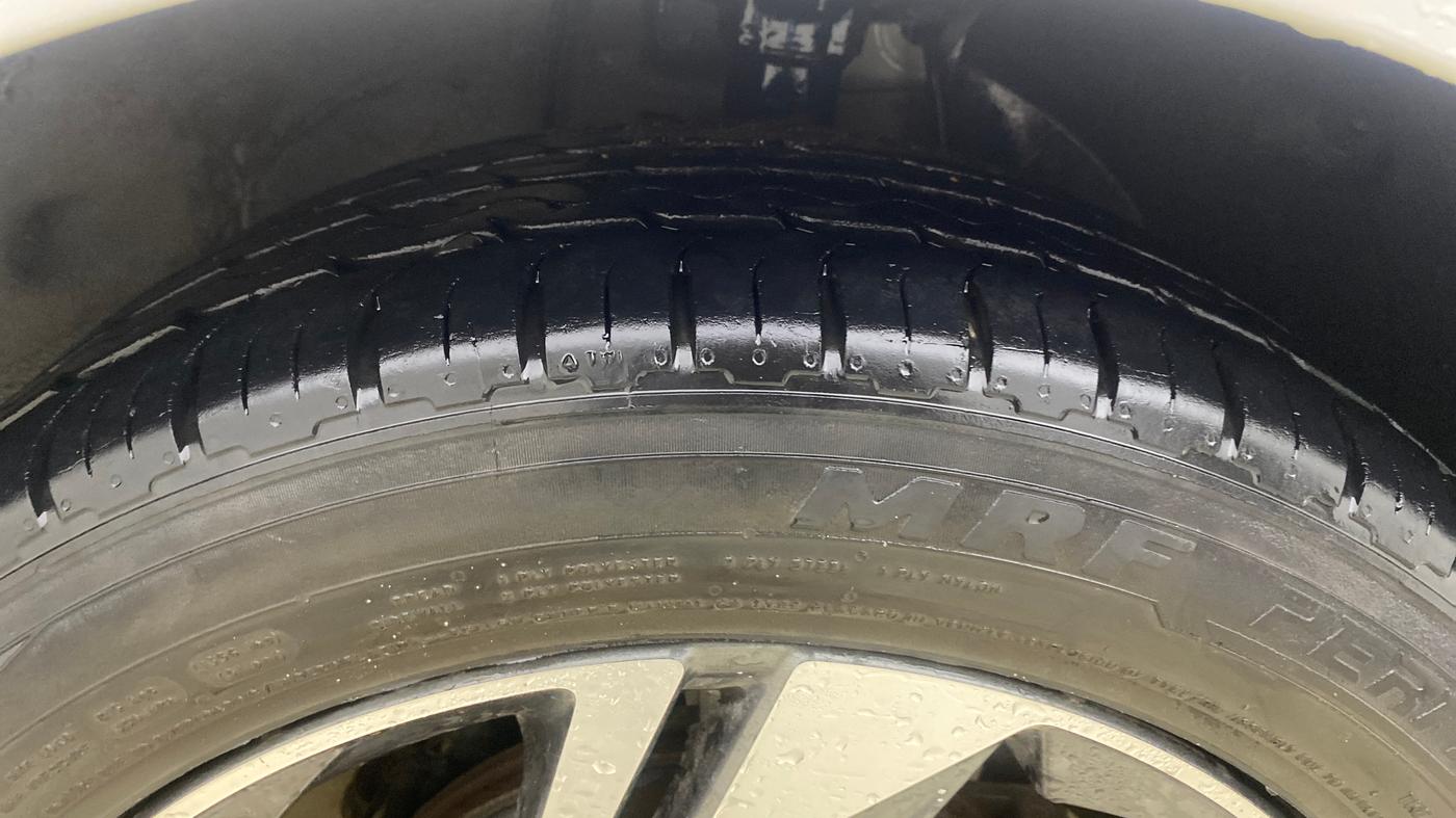 2021 Hyundai NEW I20 ASTA 1.2 AT, Petrol, Automatic, 51,266 km, Right Front Tyre Tread