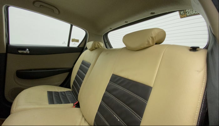 2012 Hyundai i20 SPORTZ (O) 1.2, Petrol, Manual, 84,491 km, Right Side Rear Door Cabin