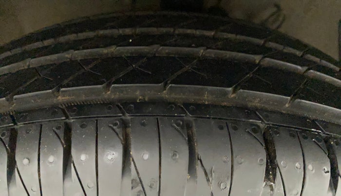 2012 Hyundai i20 SPORTZ (O) 1.2, Petrol, Manual, 84,491 km, Right Front Tyre Tread