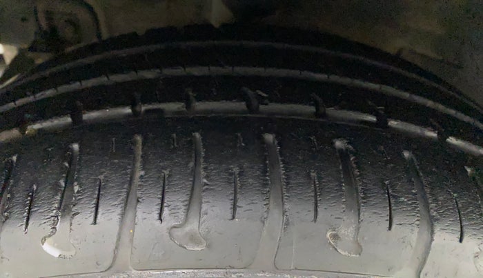 2014 Hyundai Grand i10 SPORTZ 1.2 KAPPA VTVT, Petrol, Manual, 22,366 km, Right Rear Tyre Tread