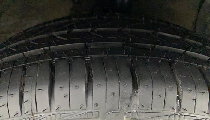 2014 Hyundai Grand i10 SPORTZ 1.2 KAPPA VTVT, Petrol, Manual, 22,366 km, Right Front Tyre Tread