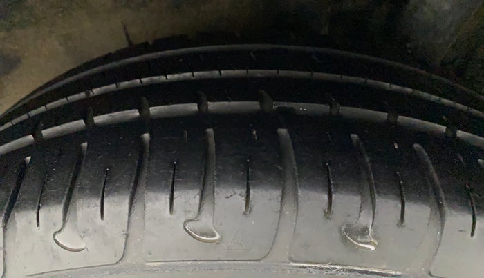 2014 Hyundai Grand i10 SPORTZ 1.2 KAPPA VTVT, Petrol, Manual, 22,366 km, Left Rear Tyre Tread