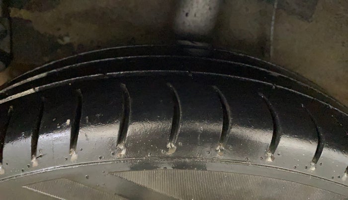 2021 Hyundai GRAND I10 NIOS SPORTZ 1.2 KAPPA VTVT CNG, CNG, Manual, 98,917 km, Right Rear Tyre Tread