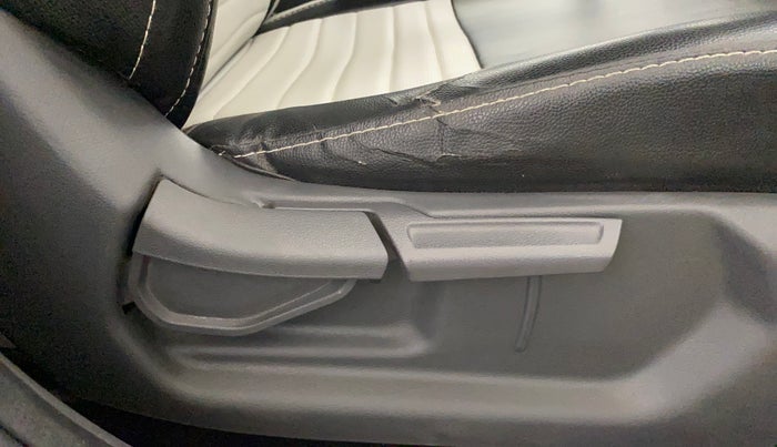 2021 Hyundai GRAND I10 NIOS SPORTZ 1.2 KAPPA VTVT CNG, CNG, Manual, 98,917 km, Driver Side Adjustment Panel