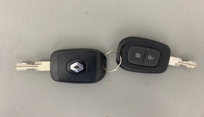 2017 Renault Duster RXS CVT, Petrol, Automatic, 50,487 km, Key Close Up