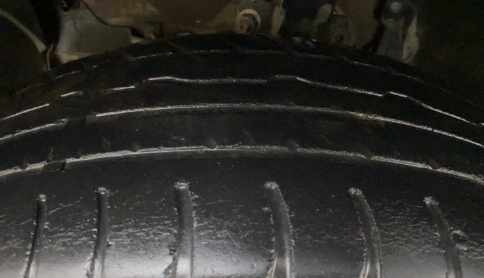 2017 Renault Duster RXS CVT, Petrol, Automatic, 50,487 km, Left Front Tyre Tread