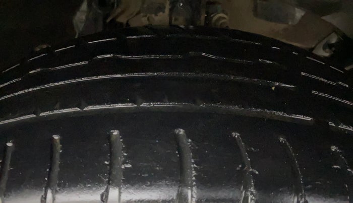 2017 Renault Duster RXS CVT, Petrol, Automatic, 50,487 km, Right Front Tyre Tread