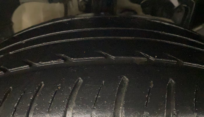 2015 Ford Ecosport TITANIUM 1.0L ECOBOOST, Petrol, Manual, 58,895 km, Right Front Tyre Tread