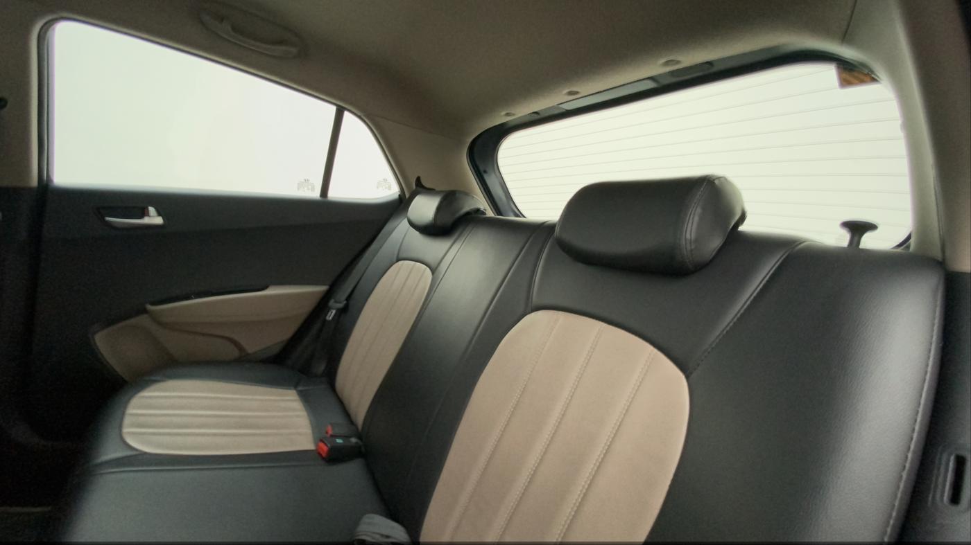2015 Hyundai Grand i10 ASTA AT 1.2 KAPPA VTVT, Petrol, Automatic, 55,629 km, Right Side Rear Door Cabin