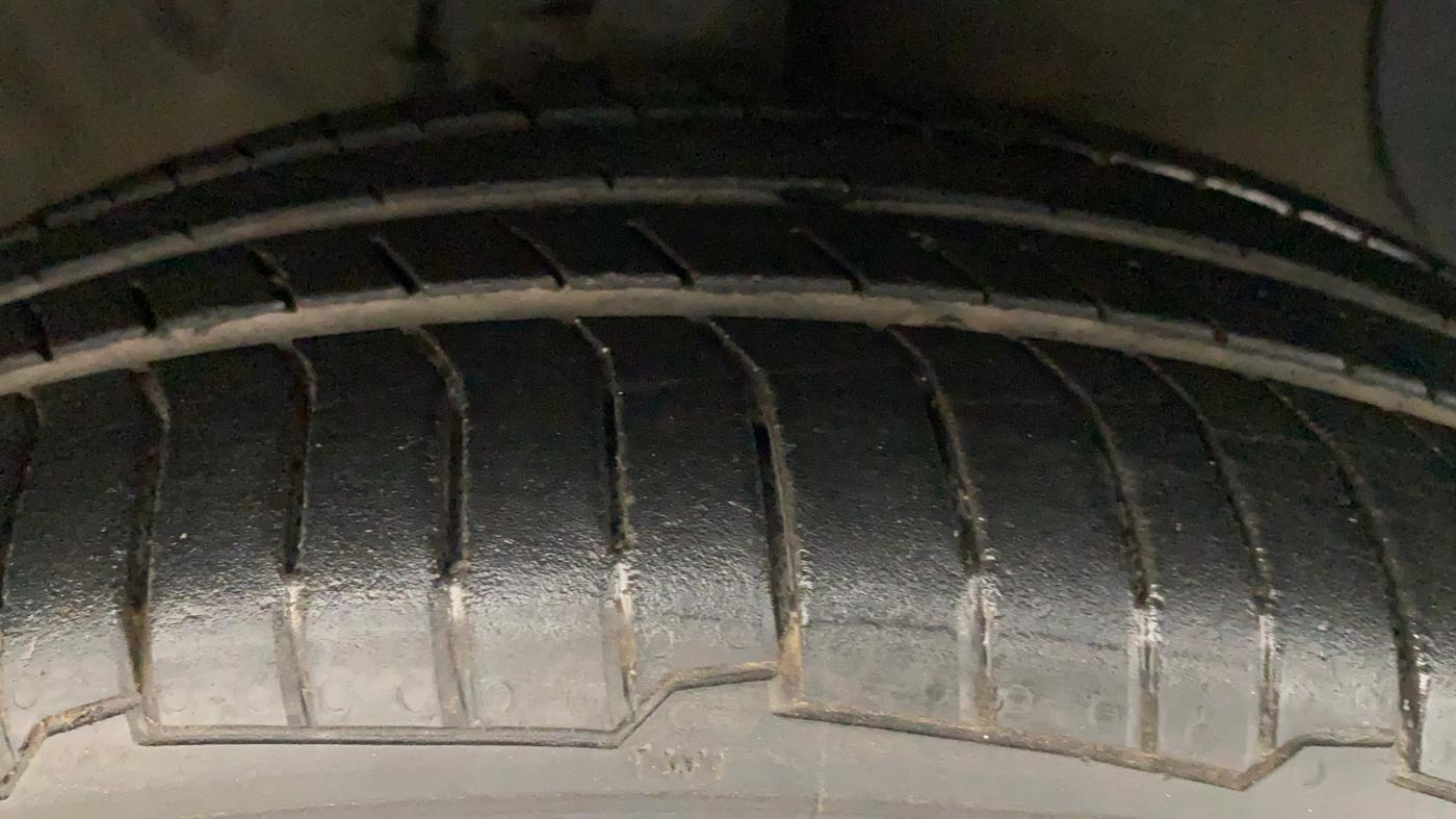 2015 Hyundai Grand i10 ASTA AT 1.2 KAPPA VTVT, Petrol, Automatic, 55,629 km, Right Front Tyre Tread
