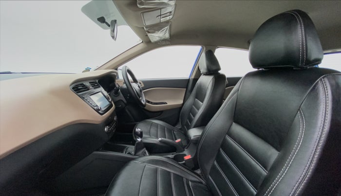 2017 Hyundai Elite i20 ASTA 1.2 (O), Petrol, Manual, 47,381 km, Right Side Front Door Cabin