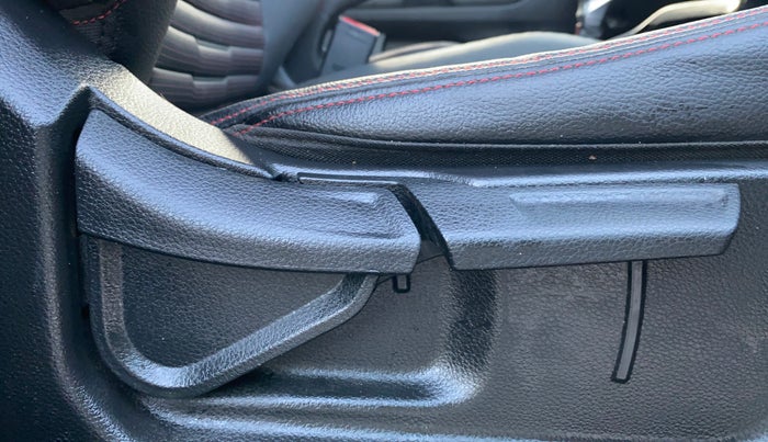 2021 KIA SONET GTX PLUS 1.5 AT, Diesel, Automatic, 29,694 km, Driver Side Adjustment Panel