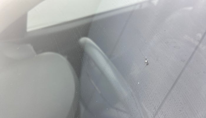 2016 Renault Kwid RXT 0.8, Petrol, Manual, 61,874 km, Front windshield - Minor spot on windshield